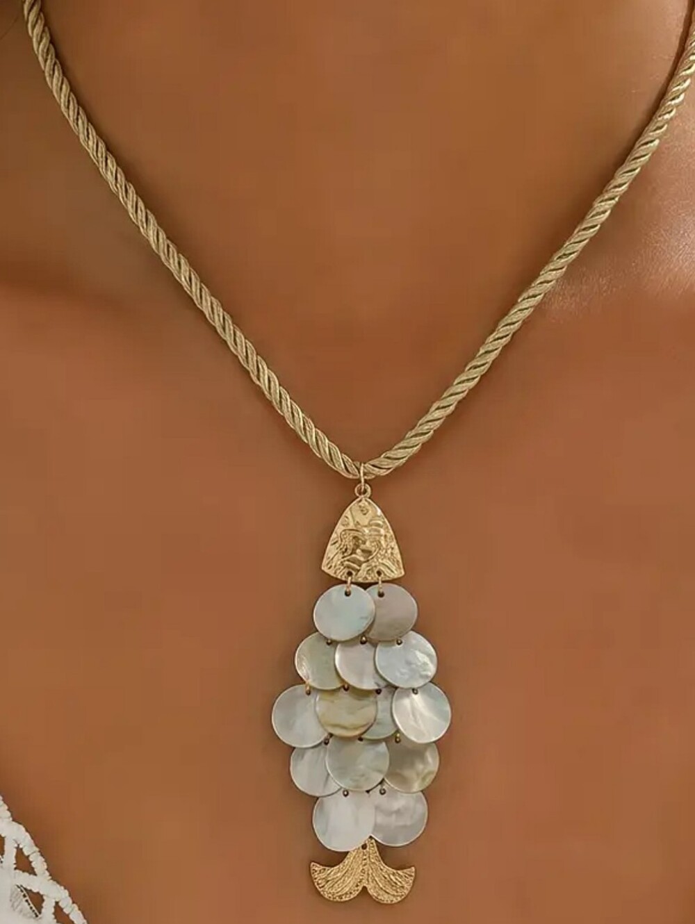 Mother of Pearl fish 'scales' pendant rope necklace